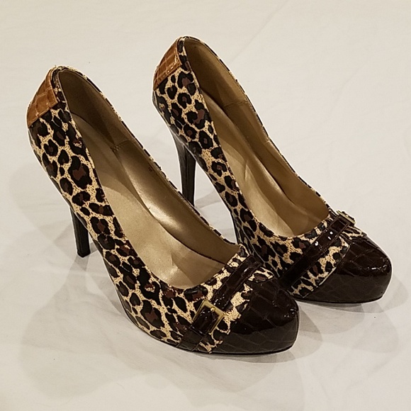 Leopard Heels size 10 Qupid brand - Picture 2 of 7